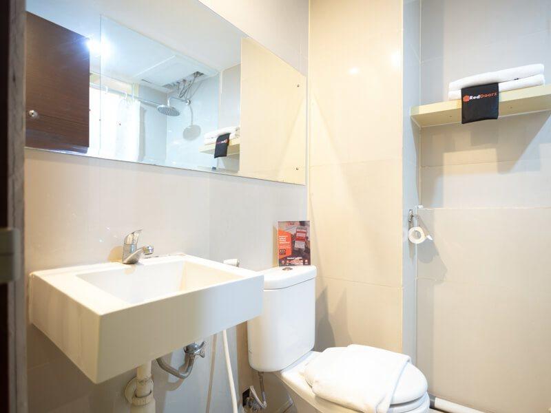Reddoorz Apartment At Bogor Valley Exterior foto